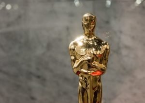 OSCAR ESTÁTUA