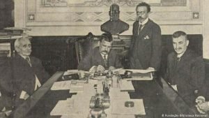 O presidente da República Venceslau Brás declara guerra contra o Império Alemão e seus aliados