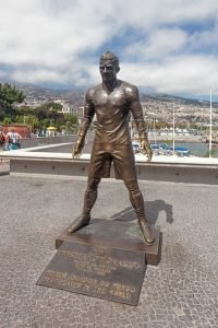 ESTÁTUA DE CRISTIANO RONALDO