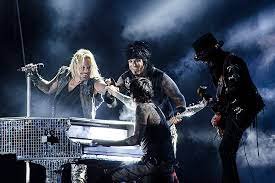 MOTLEY CRUE