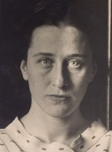 OLGA BENÁRIO