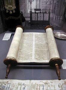 TORÁ