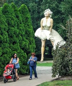 ESTÁTUA FOREVER MARILYN