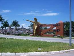 MENINO DA PORTEIRA EM OURO FINO - MG